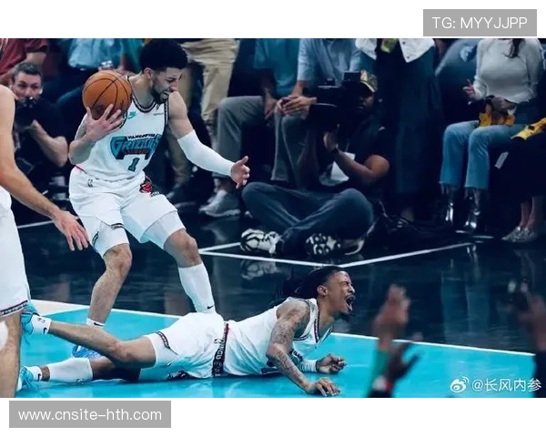 莫兰特反击上演360度转身劈扣，灰熊青年军攻陷孟菲斯主场